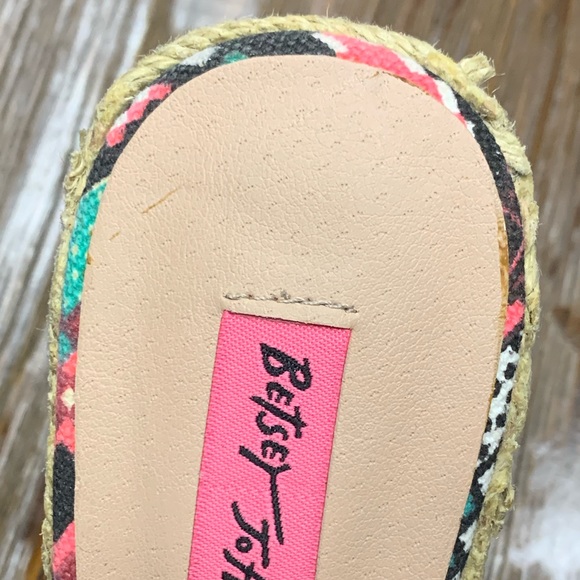 Betsey Johnson "Beckeyy" - 5.5" Wedges - Aztec Print - Women's Size 8 (NWT) - Picture 10 of 16